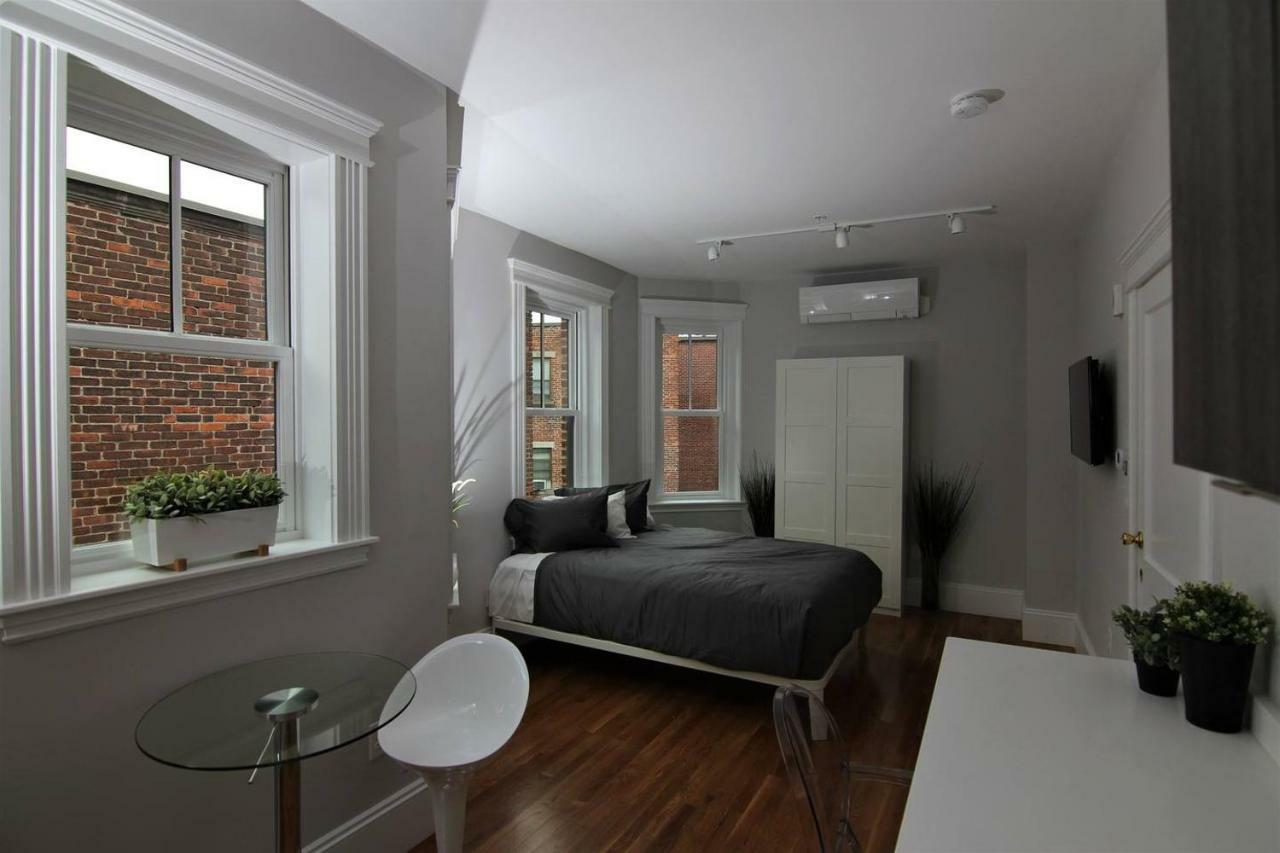 A Stylish Stay W/ A Queen Bed, Heated Floors.. #3 브루클라인 외부 사진